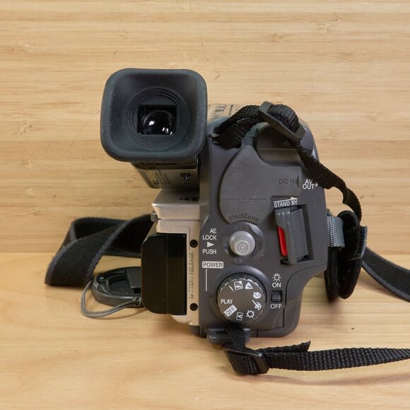 Canon ES75A Camcorder / Hi8 Video8 Handycam / 22x Optical Zoom / Tested - Picture 5 of 8